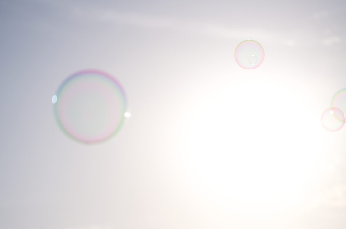 Entspannung durch bewusste Sinneserfahrung – Symbolbild für Nondualität